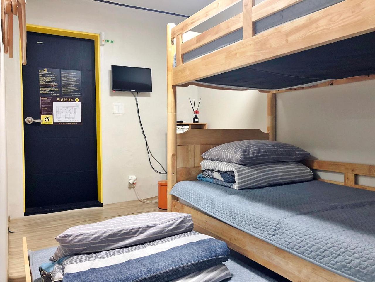24 Guesthouse Jongno Tower Seul Esterno foto