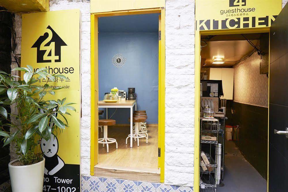 24 Guesthouse Jongno Tower Seul Esterno foto